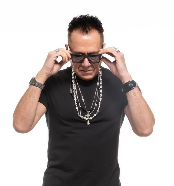 Joe T Vannelli