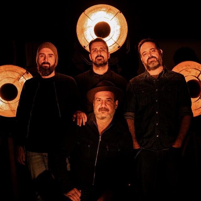 Eladio y Los Seres Queridos