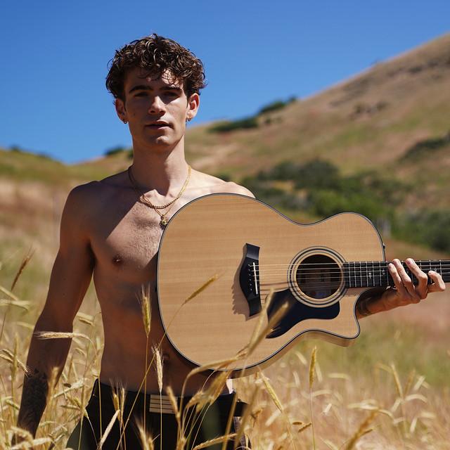 Devin Hayes