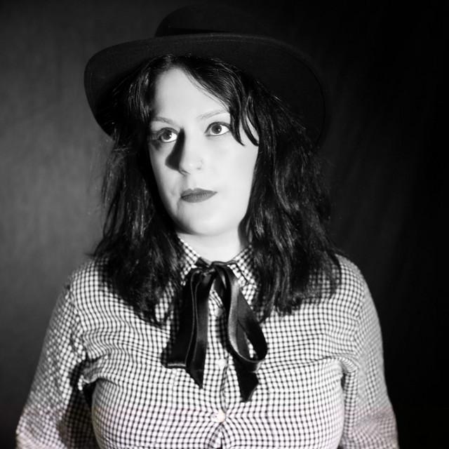 Louise Distras