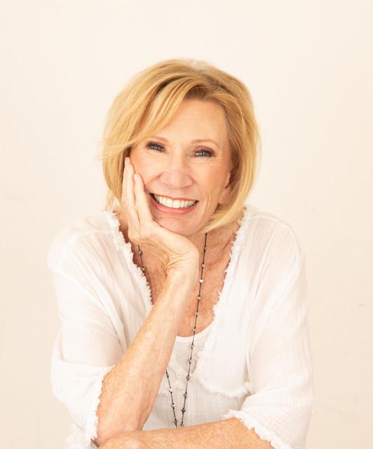 Julie Kelly