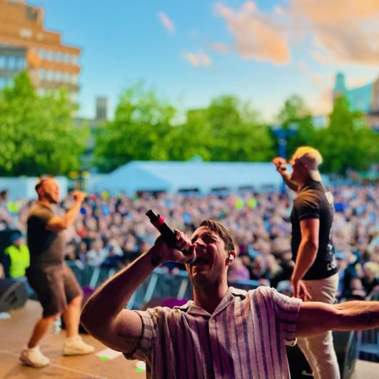 Dom Första