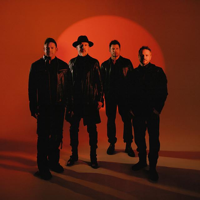 98º