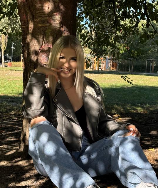 BLONDIEE