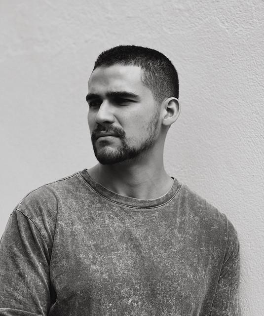 SHOOT THE MESSENGER