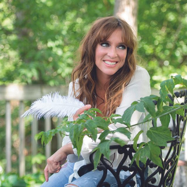 Lynda Lemay