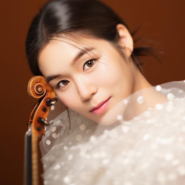 Esther Yoo