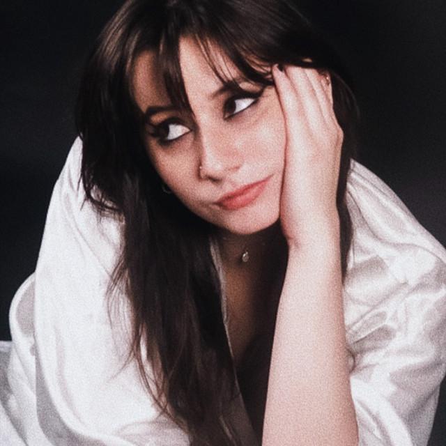 Bella Wright