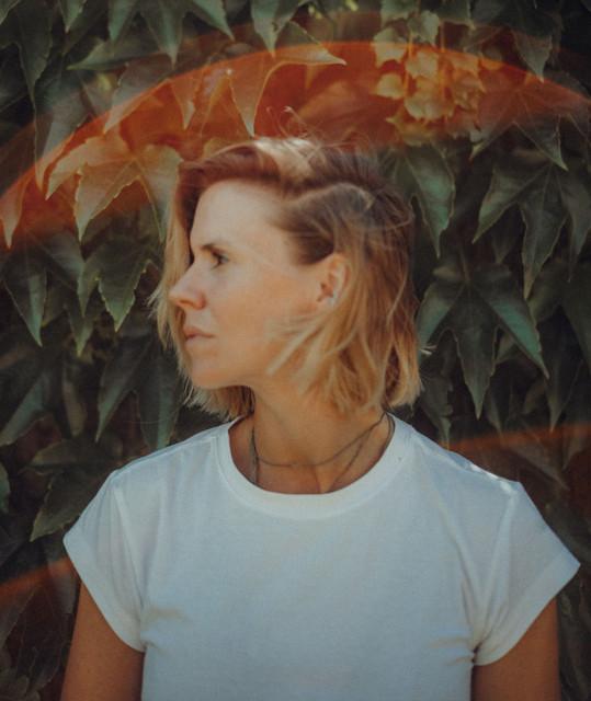 LYNNE