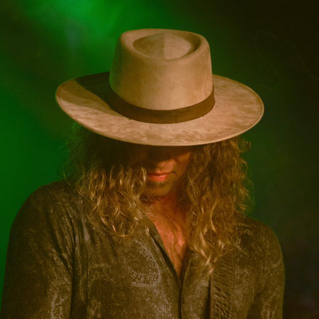 Casey James