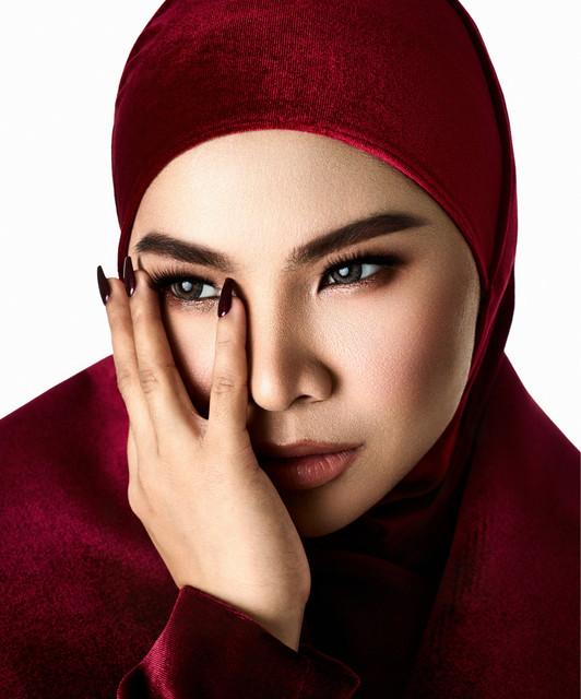 Aina Abdul