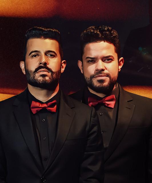 Douglas & Vinicius