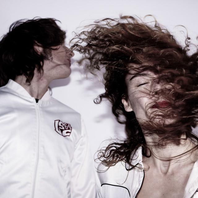 NIÑA COYOTE eta CHICO TORNADO