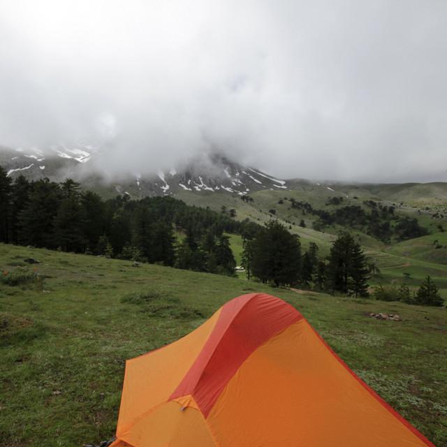 Regen auf dem Zelt