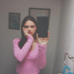 卌 𝐞𝐦 ꩜ .ᐟ's profile picture